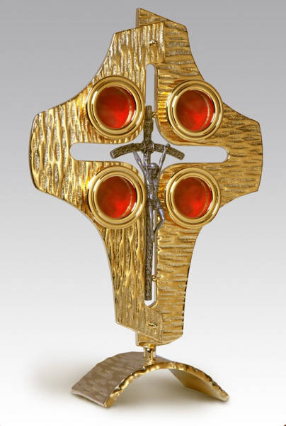 Relikwiarz mosiężny złocony na cztery relikwie o wysokości 30 cm