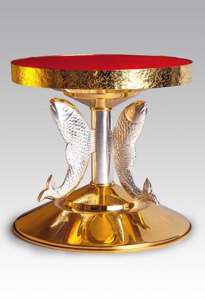 Tron do monstrancji dekorowany rybami o wysokości 28 cm