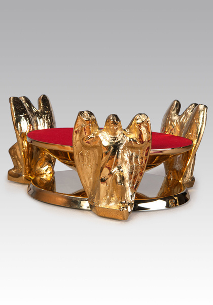 Tron pod monstrancję zdobiony aniołkami o wysokości 8 cm