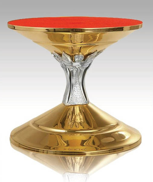 Tron pod monstrancję zdobiony aniołkami w korpusie o wysokości 22 cm