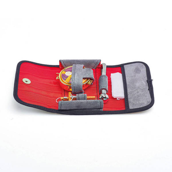 Bursa z wyposażeniem do posługi dla chorych