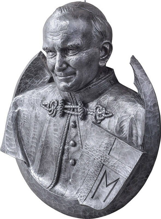 Medalion Ojca Św. Jana Pawła II (płaskorzeźba) - Figura (70x80 cm)